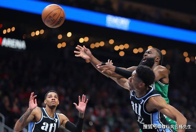 乐鱼棋牌塔图姆连续五场比赛得分超过领先优势明显，老鹰不断突破！(塔图姆最近几场比赛)